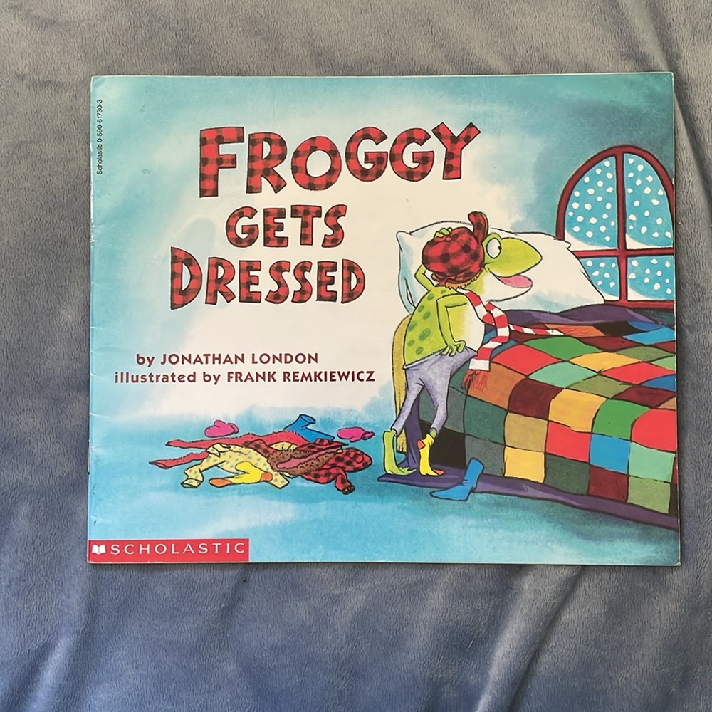 Scholastic books set of four - Picture 6 of 9